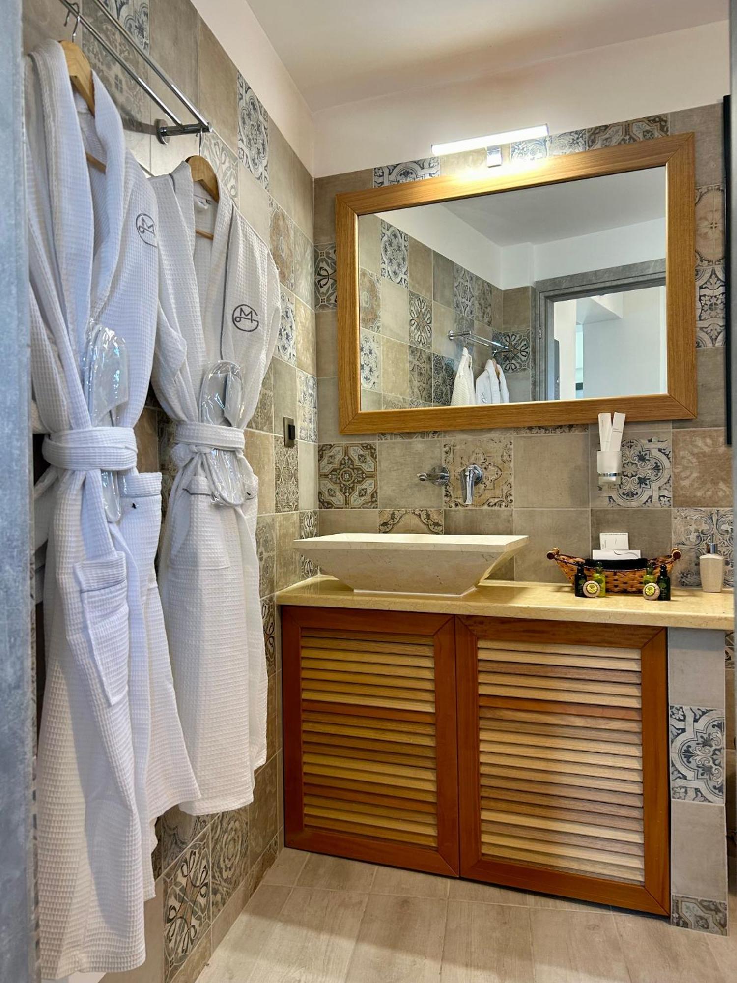 Golden Moments Luxury Stone Villas B Месария Екстериор снимка